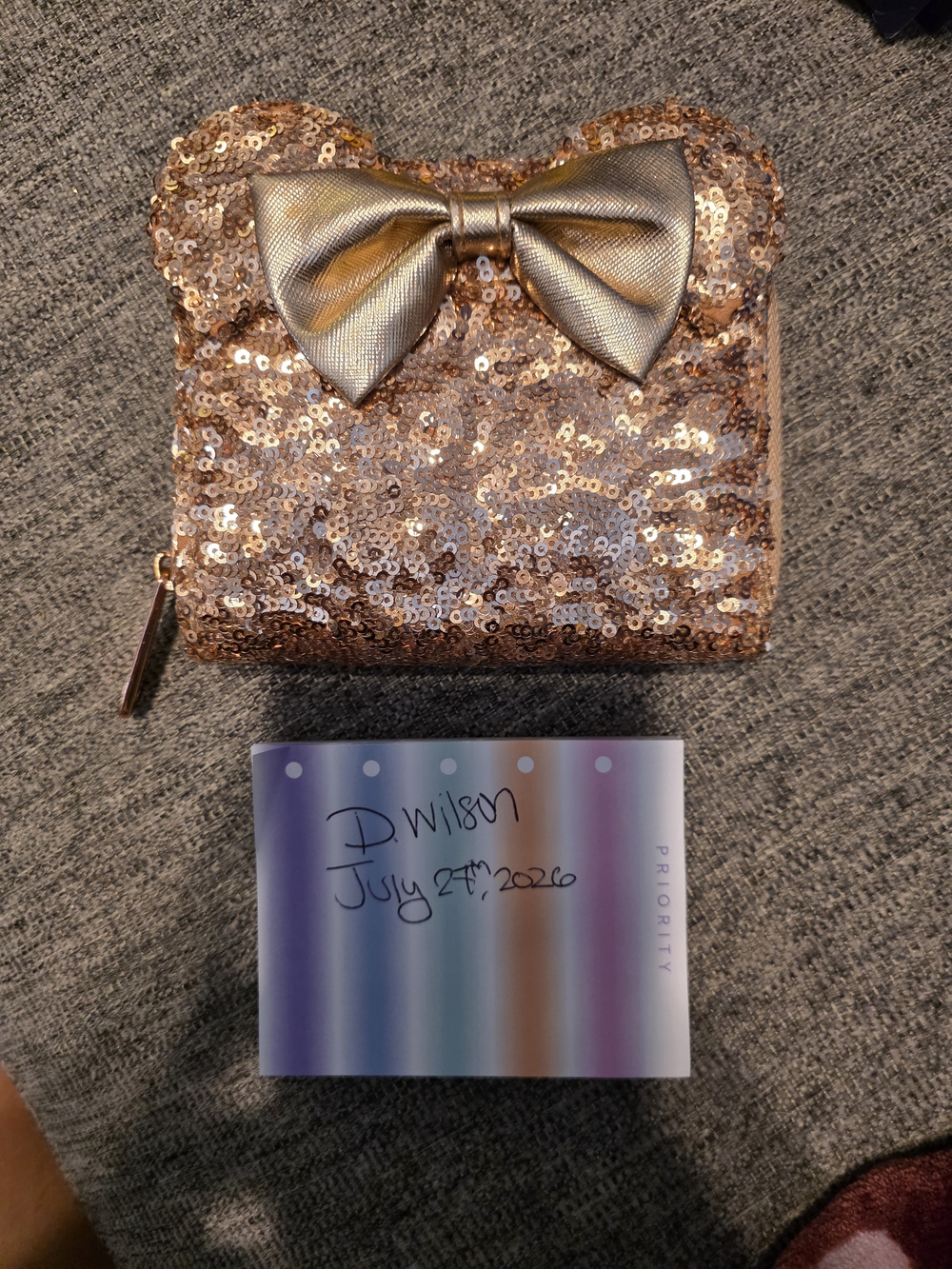 Loungefly OG HEART Sequin Bow Accent Wallet - Gold